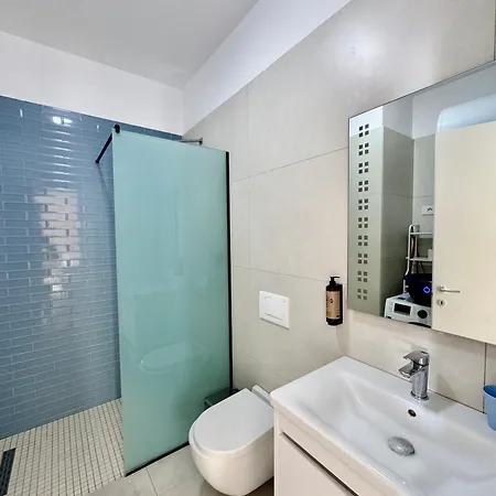 Daire Sea View Apartment, Olea Palasë