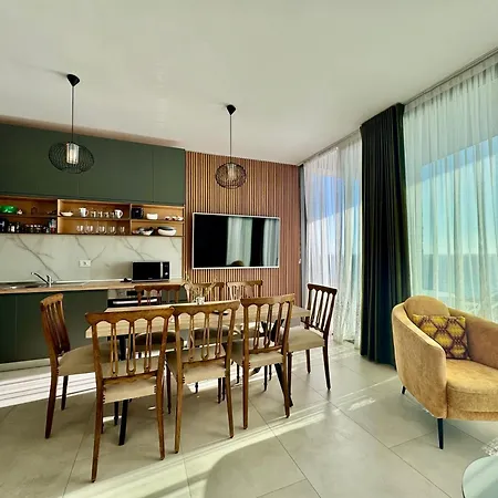 Sea View Apartment, Olea Paljasa